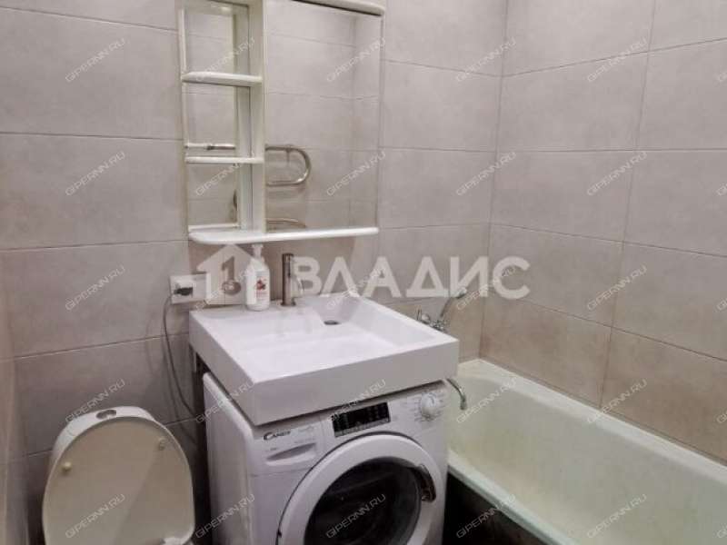 трёхкомнатная квартира на улице имени Генерала Ивлиева дом 20