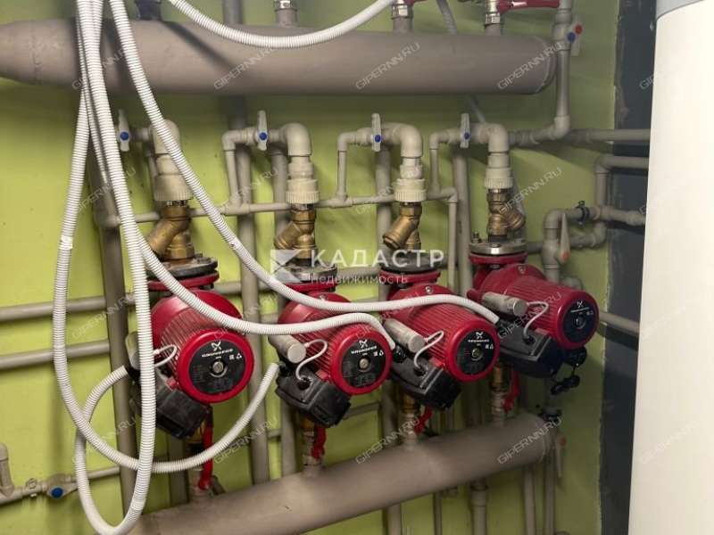 здание под коммерческую недвижимость на Нахимова ул Бор