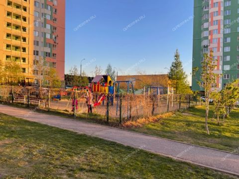 3-komnatnaya-ul-verhnepecherskaya-d-13-k1 фото