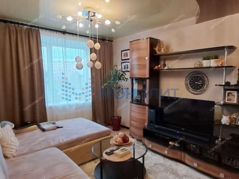 трёхкомнатная квартира на Вятской улице дом 9