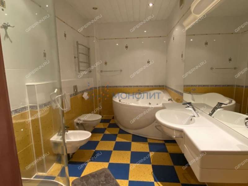 трёхкомнатная квартира в Университетском переулке дом 5а