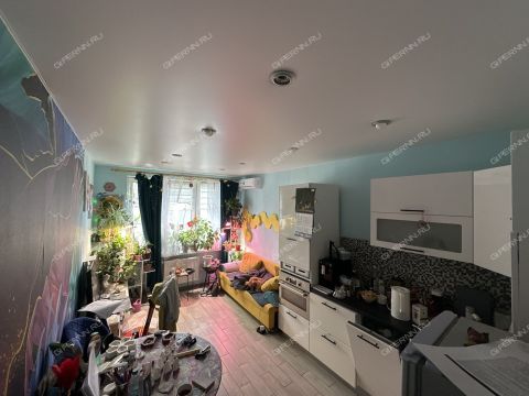 1-komnatnaya-ul-geroya-sovetskogo-soyuza-safronova-d-13-k1 фото