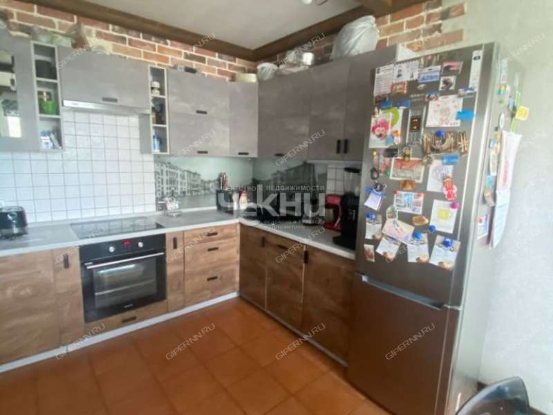 трёхкомнатная квартира на улице Верхнепечёрская дом 15 к1