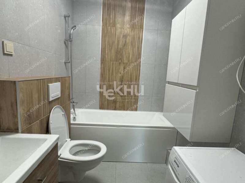 трёхкомнатная квартира на улице Сергея Акимова дом 50