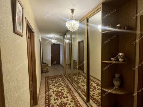 5-komnatnaya-ul-plotnikova-d-4 фото