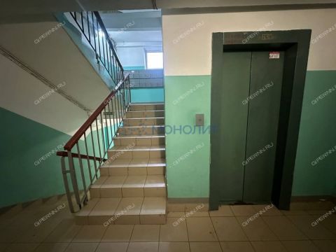 3-komnatnaya-ul-narodnaya-d-26 фото