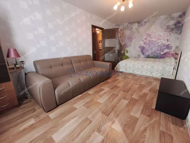 однокомнатная квартира на улице Бурденко дом 33 к1