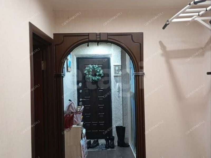 трёхкомнатная квартира на улице Героя Советского Союза Усилова дом 3