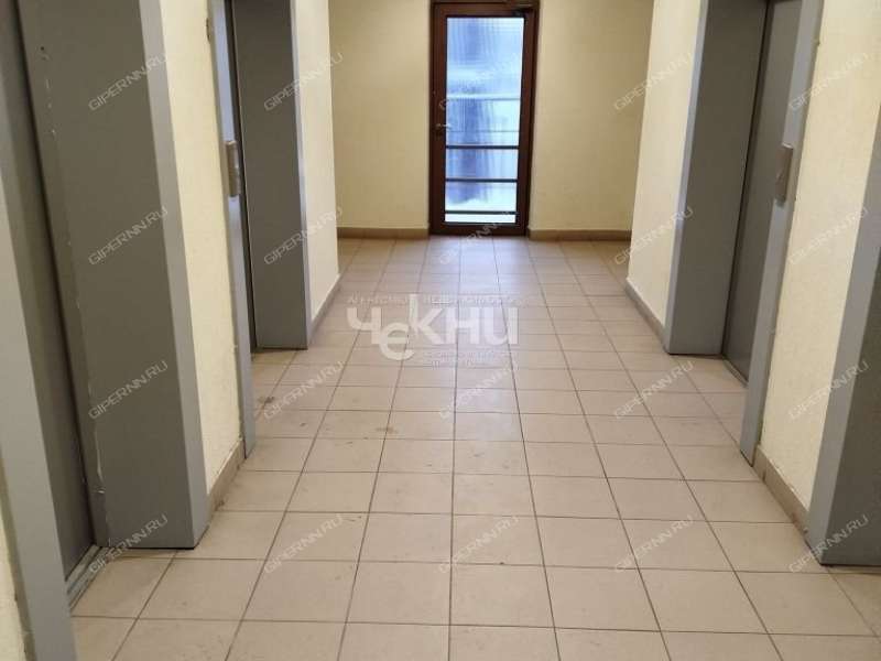 однокомнатная квартира на улице Июльских Дней дом 1  к2