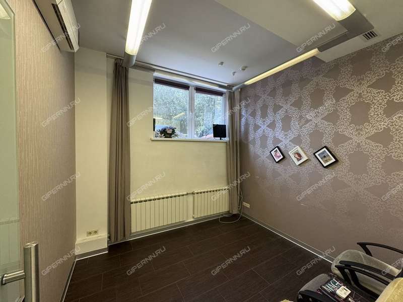 помещение под торговую площадь на Студеная ул., д.68а