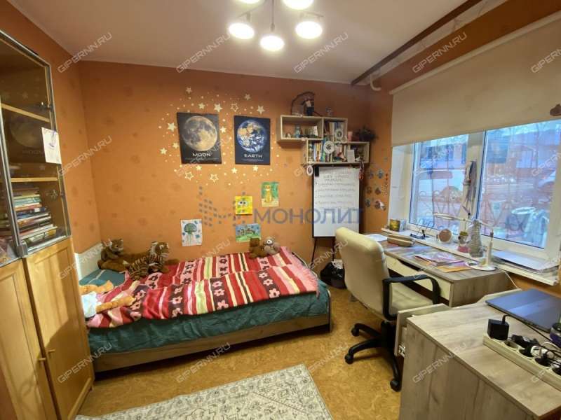 трёхкомнатная квартира на улице Володарского дом 11