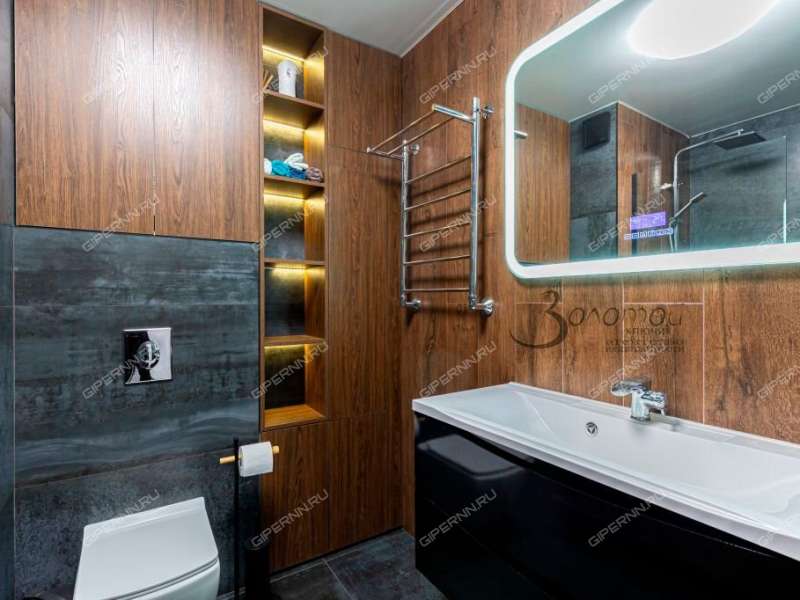 трёхкомнатная квартира на бульваре 60-летия Октября дом 21 к1