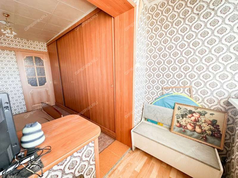 трёхкомнатная квартира в 2-м микрорайоне дом 30 город Бор