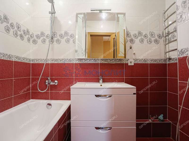 трёхкомнатная квартира на улице Академика Сахарова дом 105