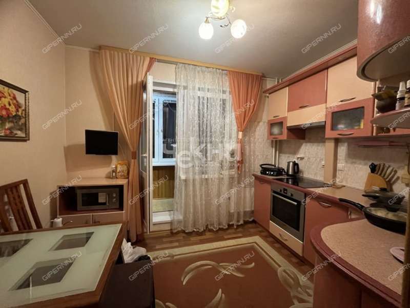 трёхкомнатная квартира на проспекте Ильича дом 39