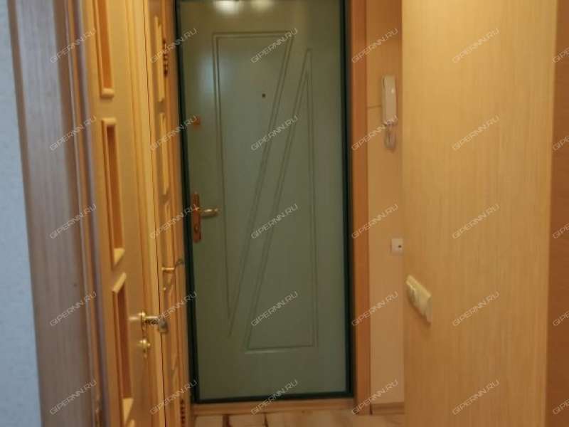 трёхкомнатная квартира на улице Коминтерна дом 22