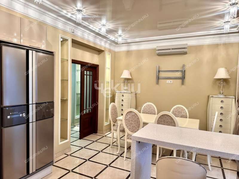 трёхкомнатная квартира на улице Коминтерна дом 139