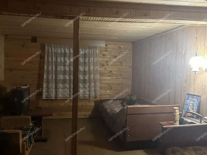 дом на Центральной улице село Лакша