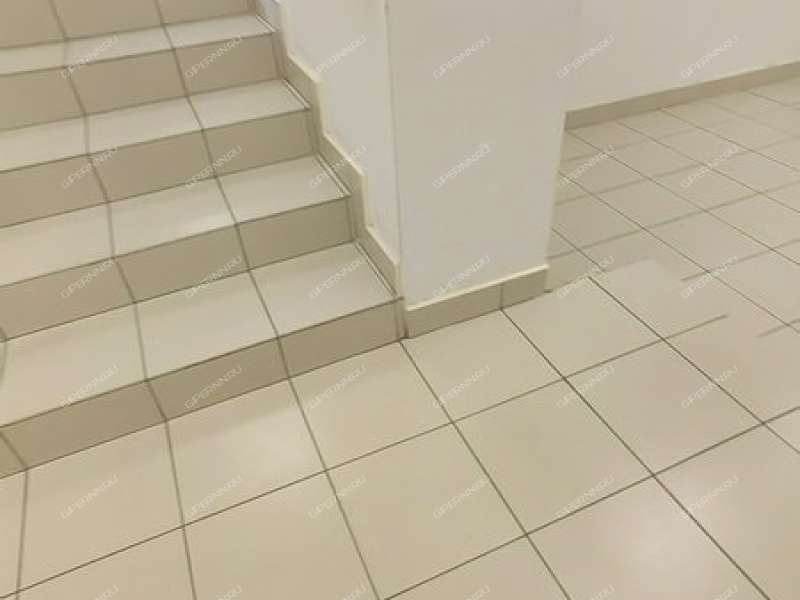 помещение под торговую площадь на улице Сергея Есенина