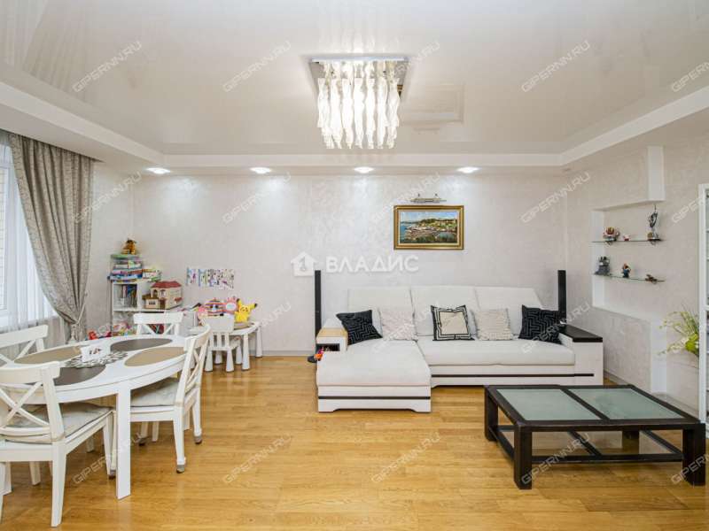 трёхкомнатная квартира на Полтавской улице дом 3