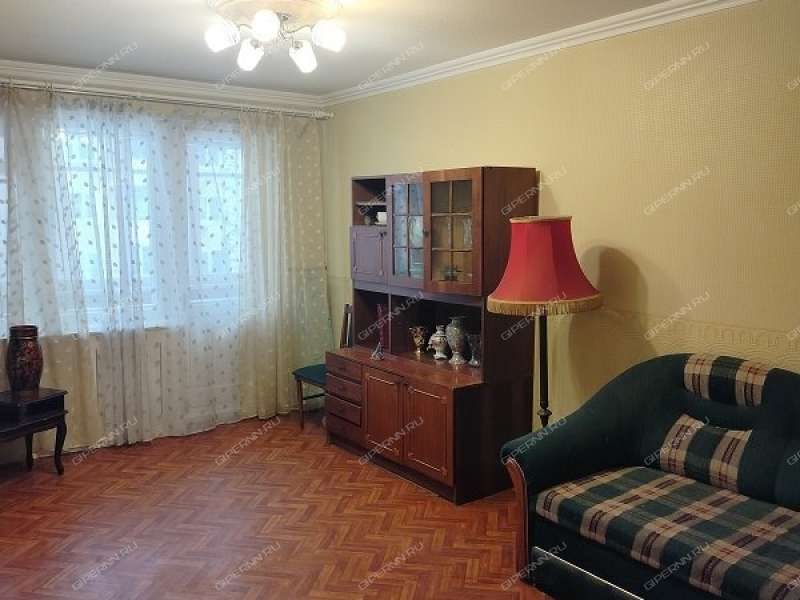 трёхкомнатная квартира на улице Гвардейцев дом 16