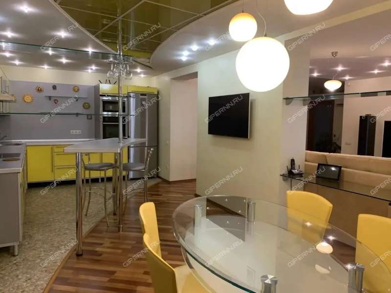 трёхкомнатная квартира на Лукерьинской улице дом 5 город Кстово