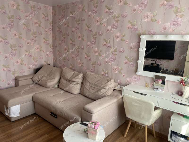 четырёхкомнатная квартира на улице Строкина дом 19