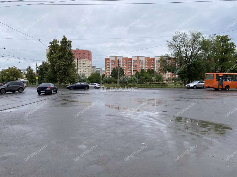 помещение под помещение свободного назначения на улице Октябрьской Революции