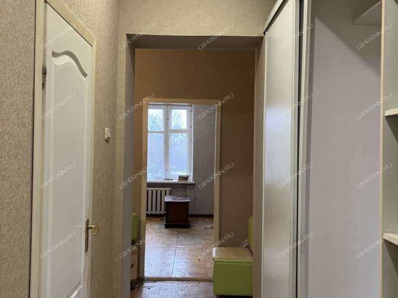 трёхкомнатная квартира на проспекте Октября дом 22