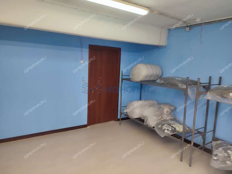 здание под офис, производственную площадь на Школьной улице село Смольки