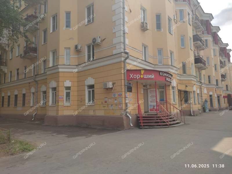 помещение под помещение свободного назначения, торговую площадь на улице Страж Революции