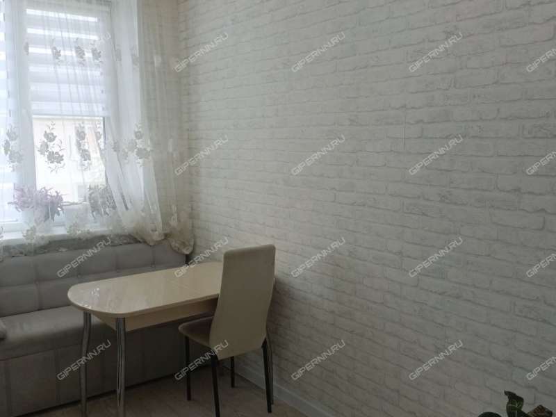 трёхкомнатная квартира на проспекте Кирова дом 7