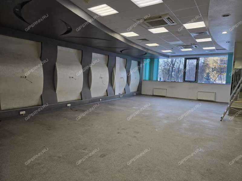 помещение под помещение свободного назначения, торговую площадь на Молодёжном проспекте