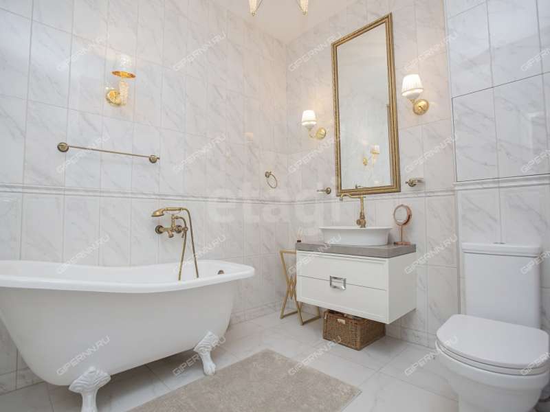 трёхкомнатная квартира на улице Июльских Дней дом 1 к2