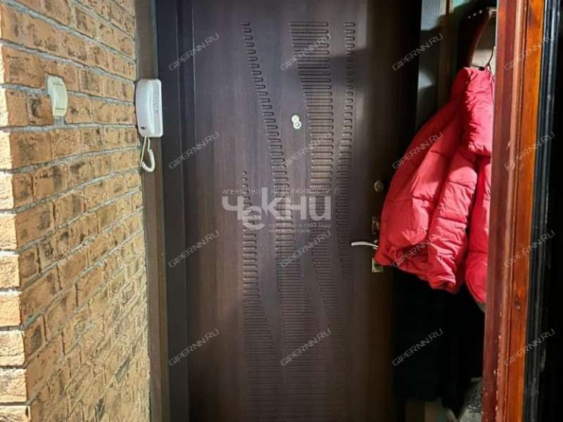 четырёхкомнатная квартира на улице Бурденко дом 19