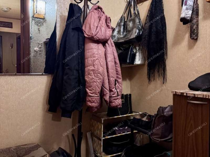 трёхкомнатная квартира на улице Строкина дом 19