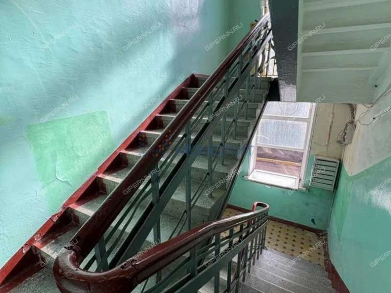 трёхкомнатная квартира на улице Героя Безрукова дом 8