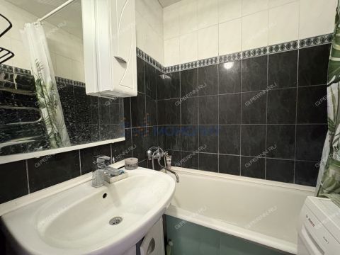 3-komnatnaya-ul-tropinina-d-4 фото