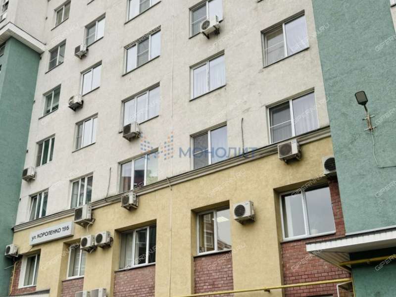 трёхкомнатная квартира на улице Короленко дом 19б