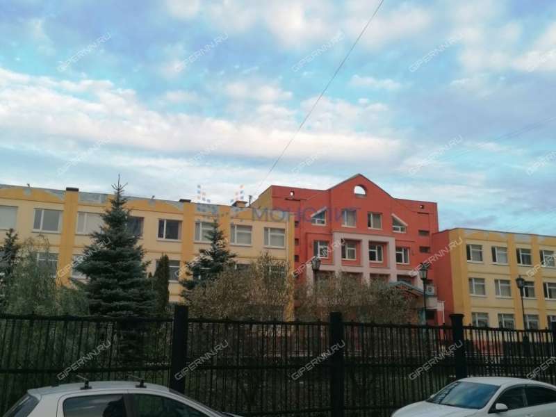 трёхкомнатная квартира на улице Строкина дом 8