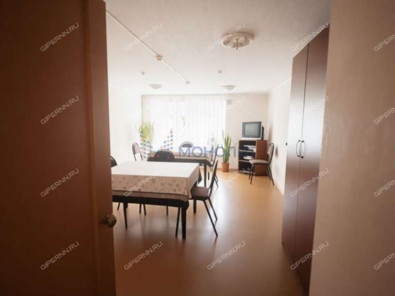 помещение под офис, торговую площадь на улице Нестерова