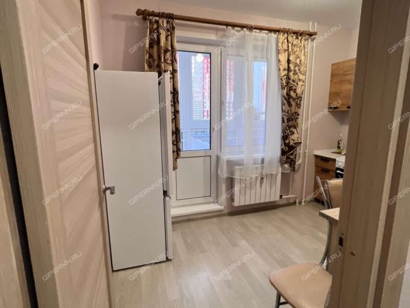 однокомнатная квартира на площади Свободы дом 4