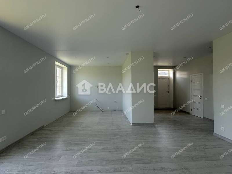 дом на улице Луговая деревня Ройка