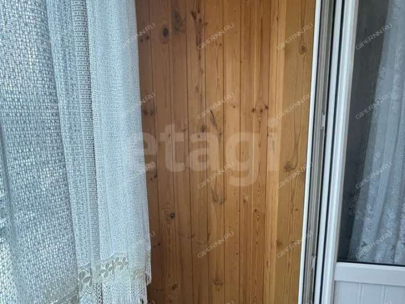 трёхкомнатная квартира на Днепропетровской улице дом 16