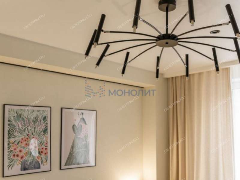 трёхкомнатная квартира на площади Свободы дом 7