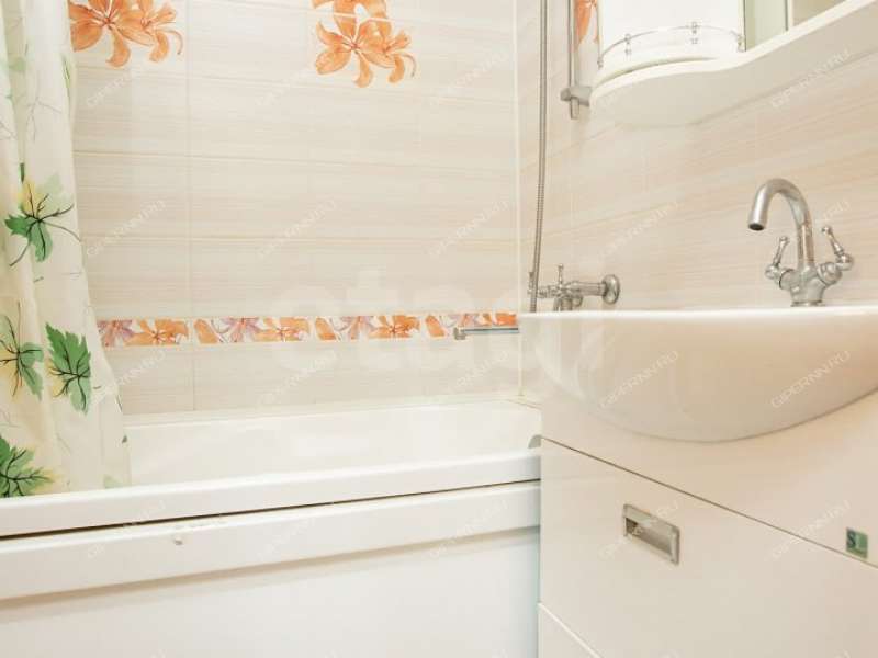 трёхкомнатная квартира на Днепропетровской улице дом 16