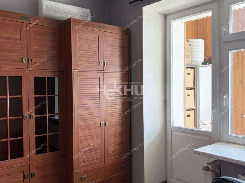 шестикомнатная квартира на Почтовом съезде дом 15а