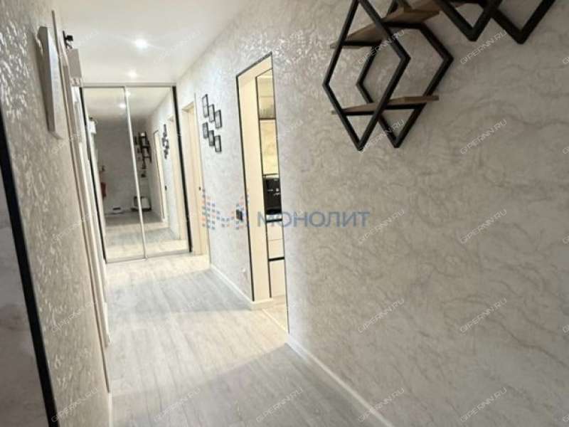 трёхкомнатная квартира на улице Коминтерна дом 16