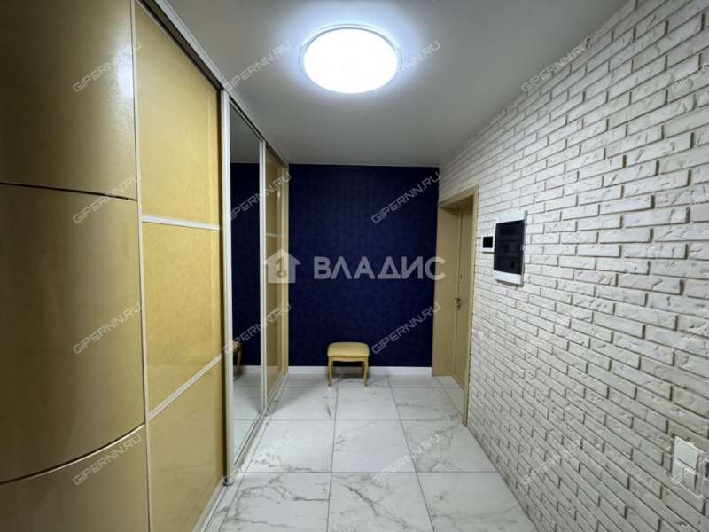 трёхкомнатная квартира на улице Родионова дом 192 к3