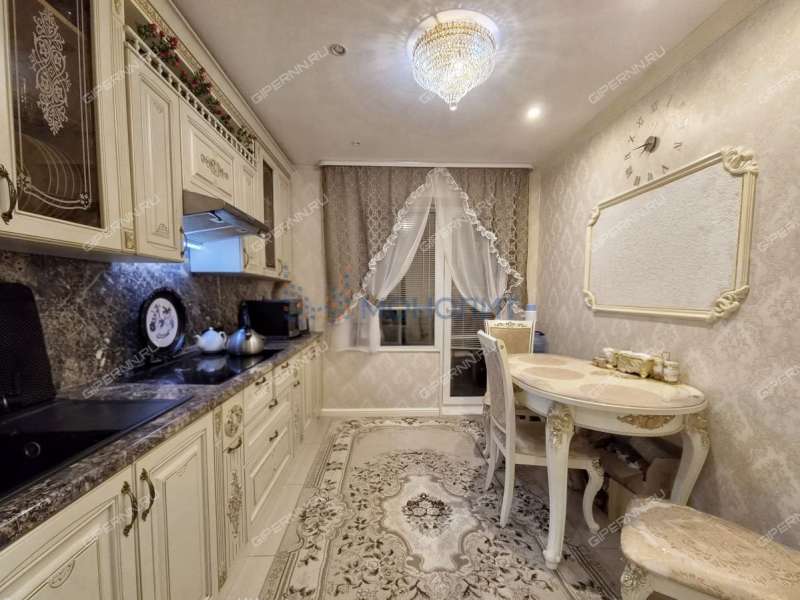 трёхкомнатная квартира на улице Движенцев дом 1